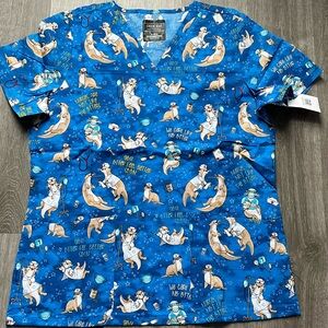NWT Women’s Medium Cherokee Blue Nurse Otter Print Scrub Top